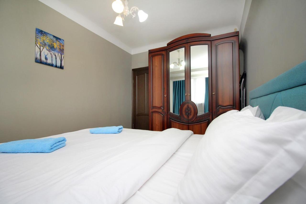 Spacious Central Apartment Almaty Exterior foto