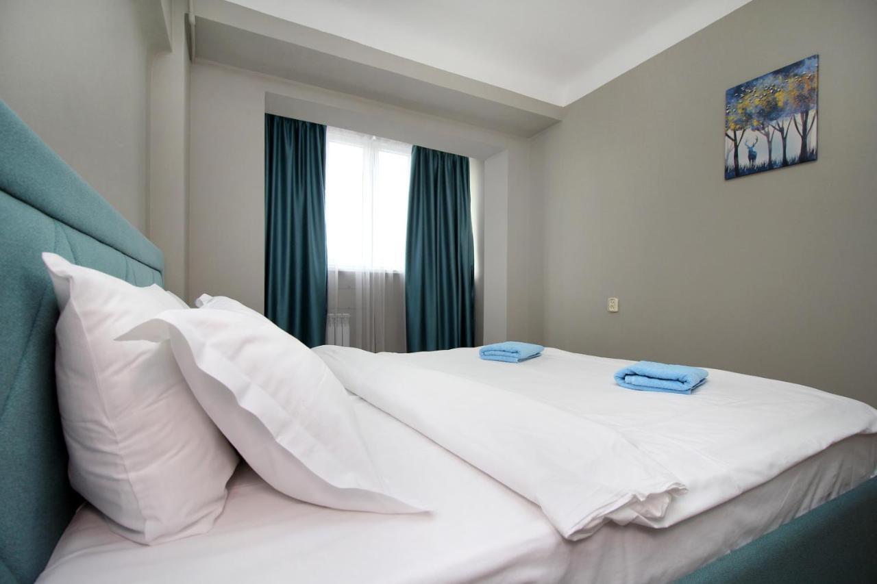 Spacious Central Apartment Almaty Exterior foto