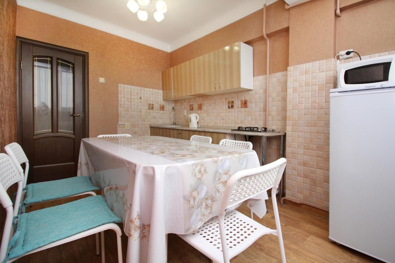 Spacious Central Apartment Almaty Exterior foto