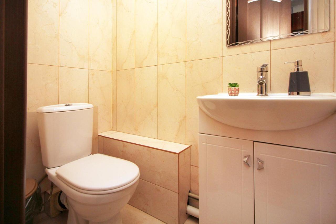 Spacious Central Apartment Almaty Exterior foto