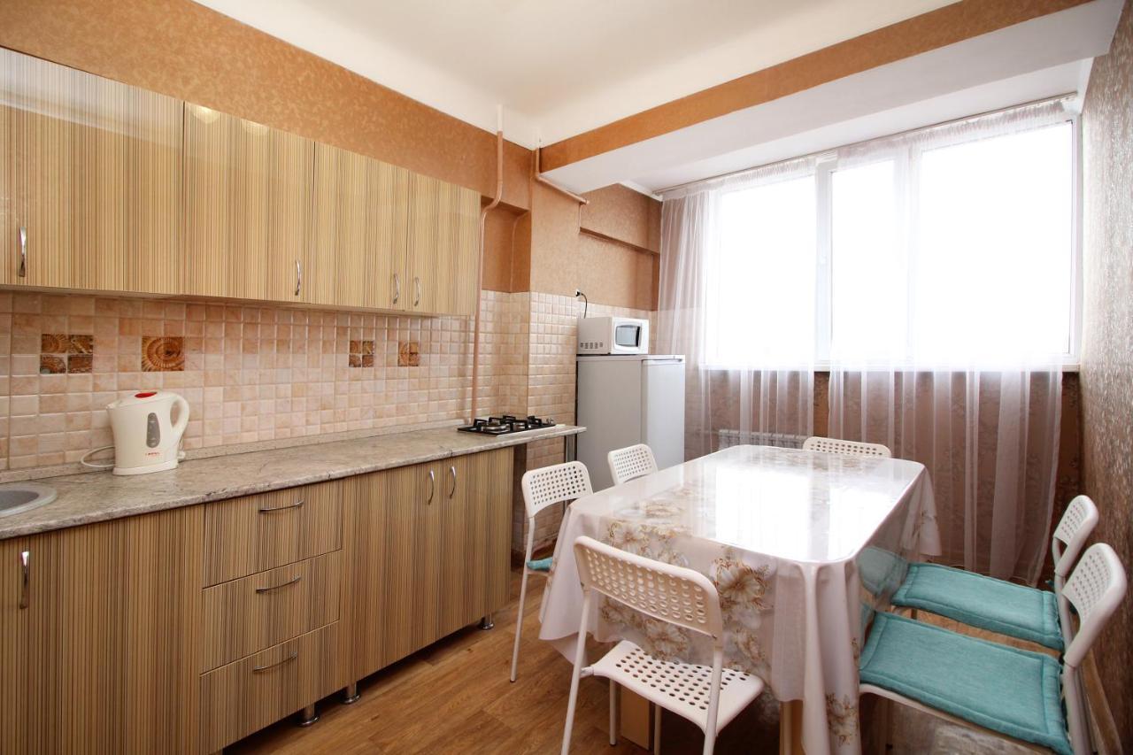 Spacious Central Apartment Almaty Exterior foto